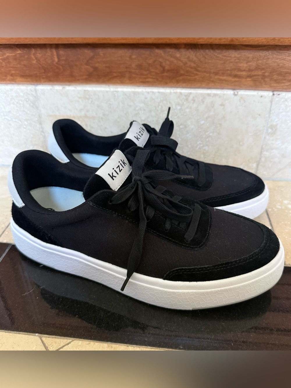 KIZIK THE HANDS FREE PRAGUE BLACK SNEAKERS 2 Men’s 7/Women’s 8.5